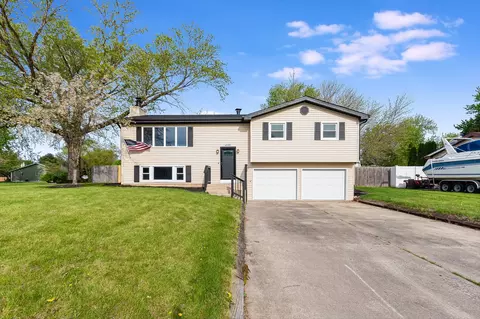 24420 S Edwin Dr, Channahon, IL 60410