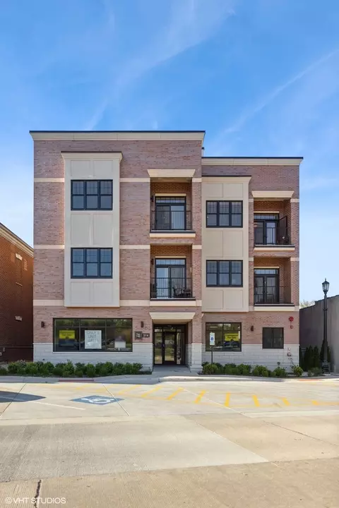 514 Hillgrove Ave #303, Western Springs, IL 60558