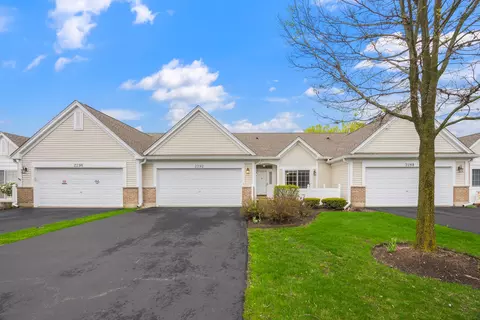 2292 Ashbrook Ln, Grayslake, IL 60030