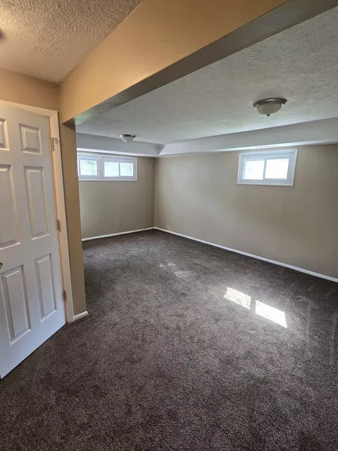 Bedroom - 305 Rowe Dr, Bloomington, IL 61701 photo 4 of 4