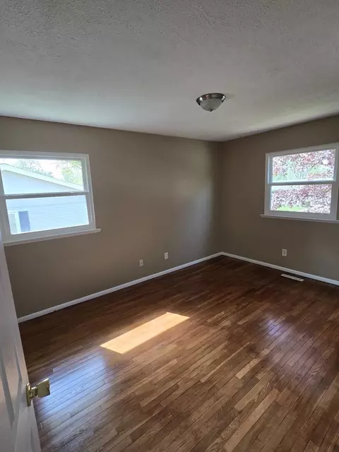 Bedroom - 305 Rowe Dr, Bloomington, IL 61701 photo 3 of 4