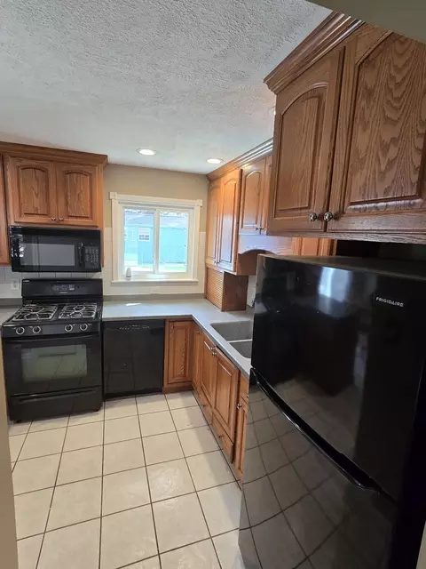 Kitchen - 305 Rowe Dr, Bloomington, IL 61701 photo 2 of 2
