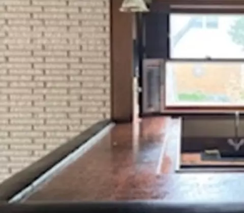 Kitchen - 2700 Chariot Ln, Olympia Fields, IL 60461 photo 2 of 2