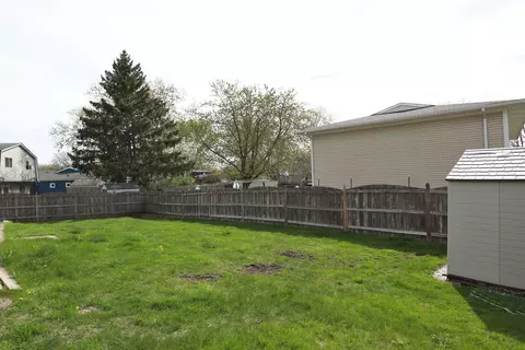 Exterior - 4624 Thornbark Dr, Hoffman Estates, IL 60192 photo 9 of 10