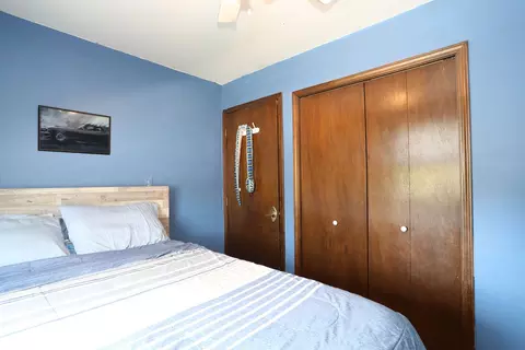 Bedroom - 4624 Thornbark Dr, Hoffman Estates, IL 60192 photo 4 of 6