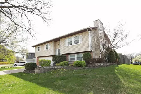 Exterior - 4624 Thornbark Dr, Hoffman Estates, IL 60192 photo 3 of 10