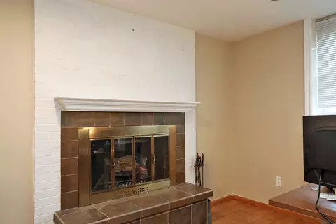 Living - 4624 Thornbark Dr, Hoffman Estates, IL 60192 photo 4 of 4