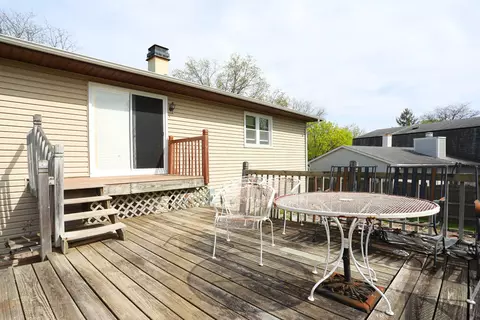 Exterior - 4624 Thornbark Dr, Hoffman Estates, IL 60192 photo 8 of 10