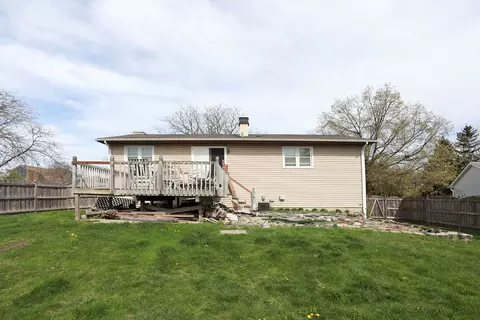 Exterior - 4624 Thornbark Dr, Hoffman Estates, IL 60192 photo 5 of 10