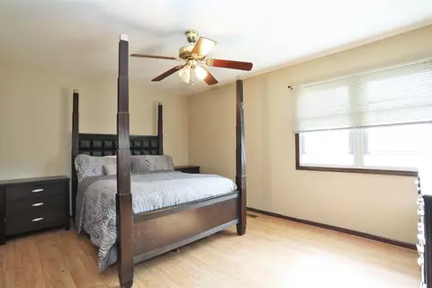 Bedroom - 4624 Thornbark Dr, Hoffman Estates, IL 60192 photo 1 of 6