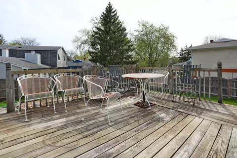 Exterior - 4624 Thornbark Dr, Hoffman Estates, IL 60192 photo 7 of 10