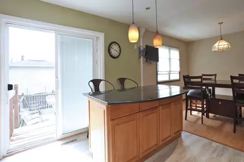 Kitchen - 4624 Thornbark Dr, Hoffman Estates, IL 60192 photo 4 of 4