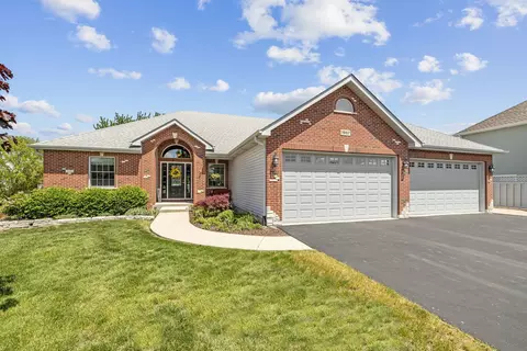 1967 Meadowlark Ln, Yorkville, IL 60560