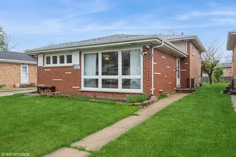 9037 Moody Ave, Morton Grove, IL 60053