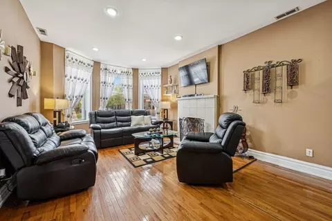 427 E 50th St, Chicago, IL 60615 photo 6