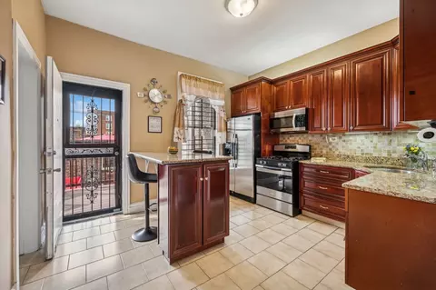 427 E 50th St, Chicago, IL 60615 photo 9