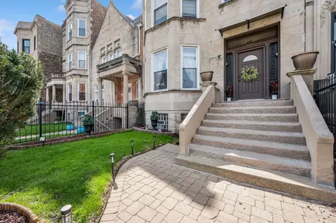 427 E 50th St, Chicago, IL 60615 photo 2