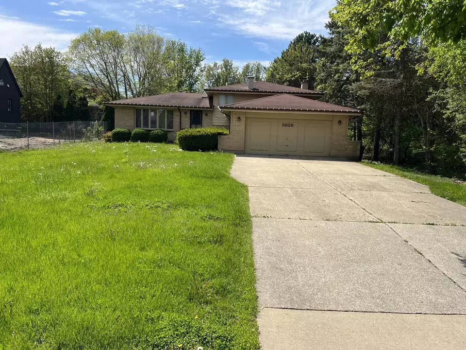  5628 S Garfield St, Hinsdale, IL 60521 photo 1