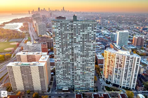 655 W Irving Park Rd #3608, Chicago, IL 60613