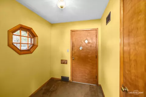 625 Forest Ave, Elgin, IL 60120 photo 5