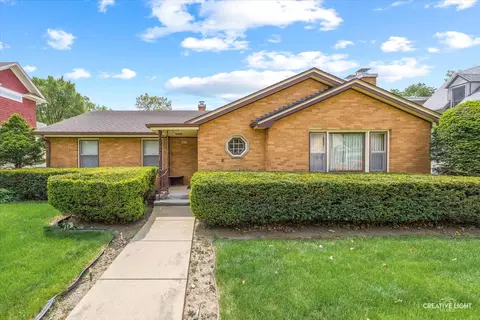 625 Forest Ave, Elgin, IL 60120