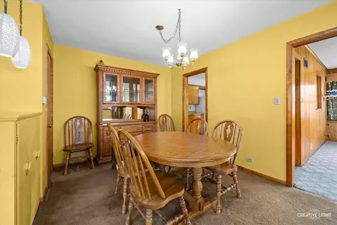 625 Forest Ave, Elgin, IL 60120 photo 8