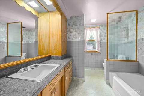 625 Forest Ave, Elgin, IL 60120 photo 13