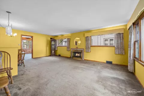 625 Forest Ave, Elgin, IL 60120 photo 6