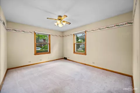 625 Forest Ave, Elgin, IL 60120 photo 17