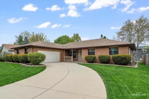 2236 Valley Creek Dr, Elgin, IL 60123