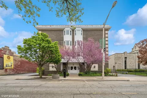 150 S Oak Park Ave #308, Oak Park, IL 60302