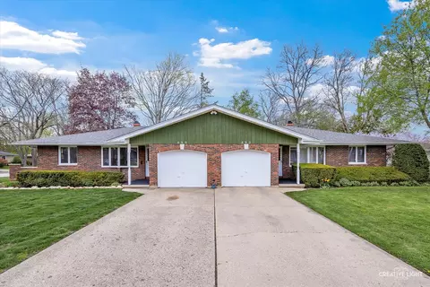 890-92 Jefferson Ave, Elgin, IL 60120