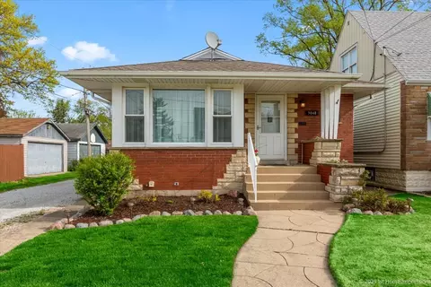 3048 W 96th Pl, Evergreen Park, IL 60805