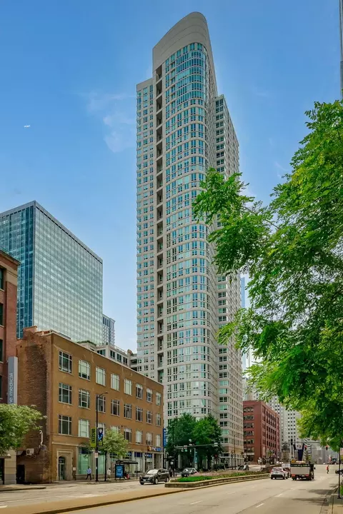 345 N Lasalle Dr #1501, Chicago, IL 60654