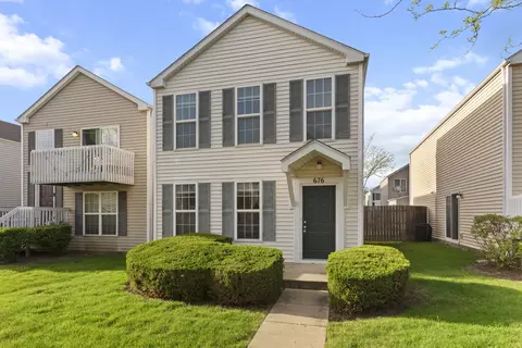 676 Four Seasons Blvd, Aurora, IL 60504