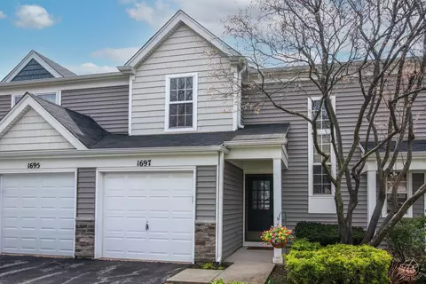 1697 College Green Dr, Elgin, IL 60123