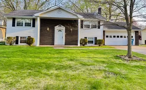 1244 Driftwood Dr, Lowell, IN 46356