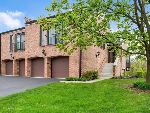 2 S764 Jamestown Trl #764, Oak Brook, IL 60523