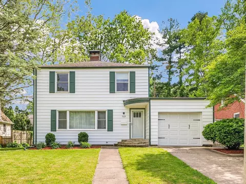 707 W Vermont Ave, Urbana, IL 61801