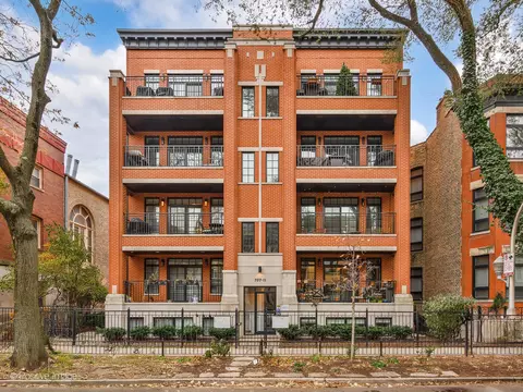 707 W Buckingham Pl #2E, Chicago, IL 60657