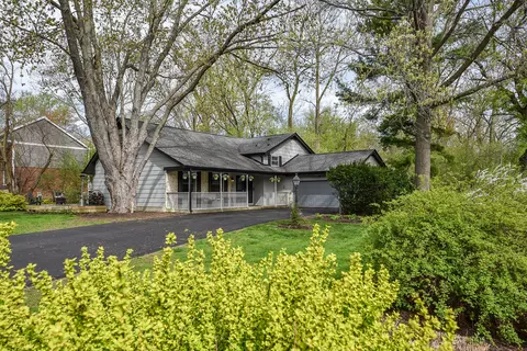 358 Windsor Ln, Inverness, IL 60010