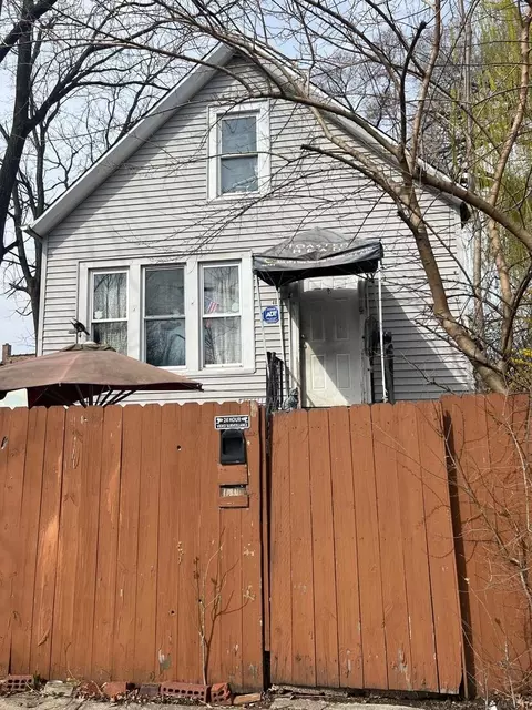 4846 S May St, Chicago, IL 60609