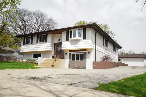 1500 W Wise Rd, Schaumburg, IL 60193