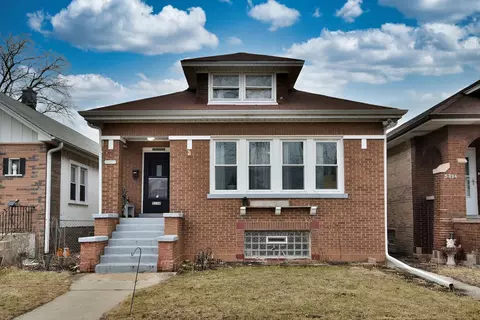 5336 W Nelson St, Chicago, IL 60641