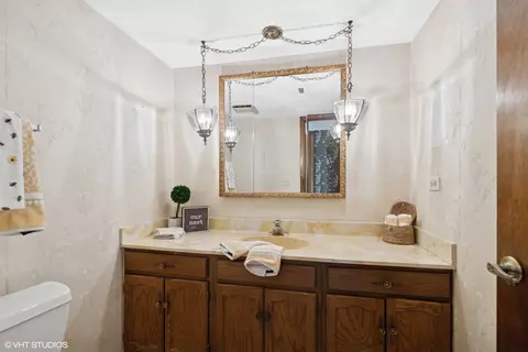 515 S Inner Circle Dr, Mount Prospect, IL 60056 photo 5