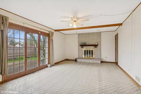 515 S Inner Circle Dr, Mount Prospect, IL 60056 photo 7