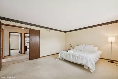 515 S Inner Circle Dr, Mount Prospect, IL 60056 photo 10