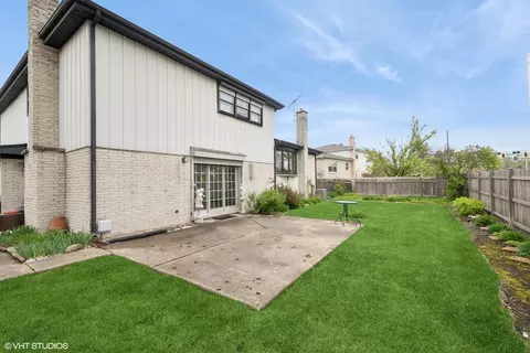 515 S Inner Circle Dr, Mount Prospect, IL 60056 photo 16