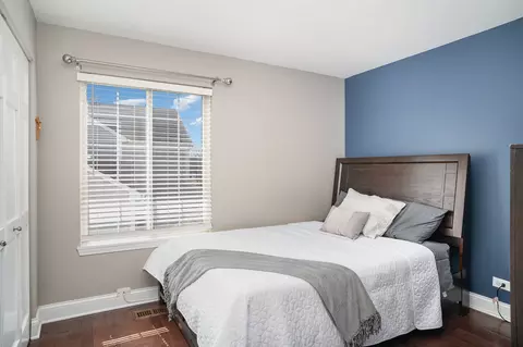 Bedroom - 553 Ivory Ln, Bartlett, IL 60103 photo 3 of 5