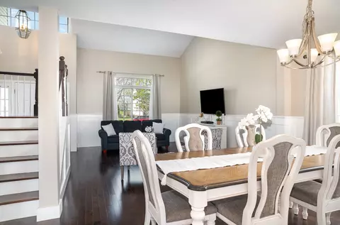 Dining - 553 Ivory Ln, Bartlett, IL 60103 photo 2 of 4